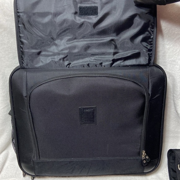 Dell Black Laptop Bag - Picture 3 of 16